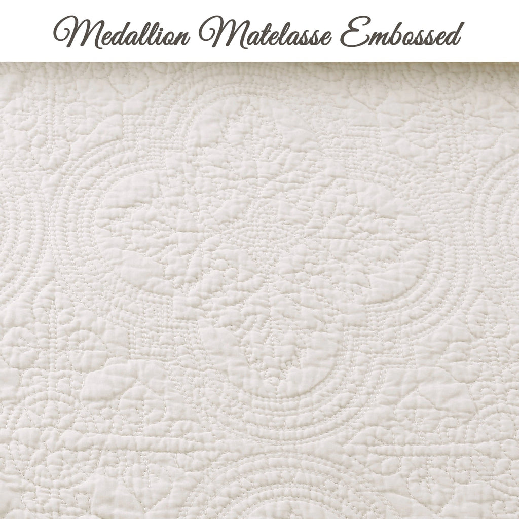 Serenity Ivory Victorian Scalloped Medallion Floral Reversible Quilt  Bedding Set