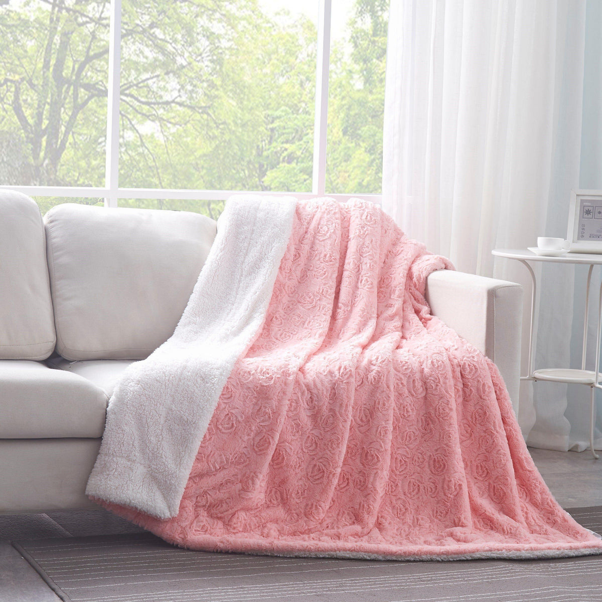 DaDa Bedding Luxury Blossom Pink Rose Buds Pink Sherpa Backside Faux Fur Throw Blanket