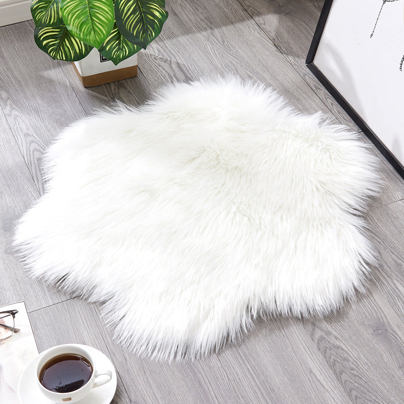 Nordic Solid Color Plum Shape Carpet Simple Household All-Match Fashion Coffee Table Foot Pad Cold-Proof Floor Mat