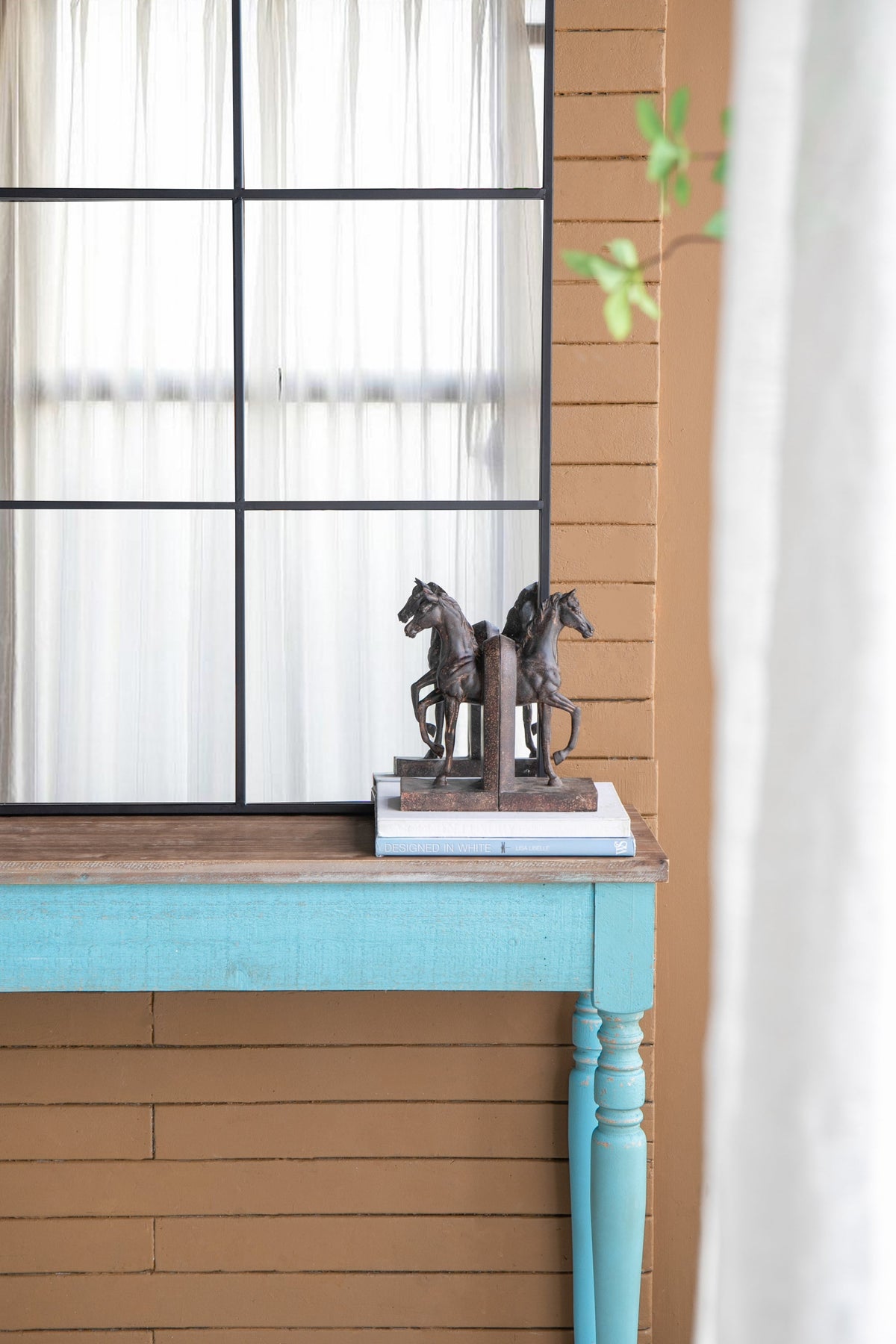 Trotting Horse Bookends Set of 2 with Classic Design - Brown